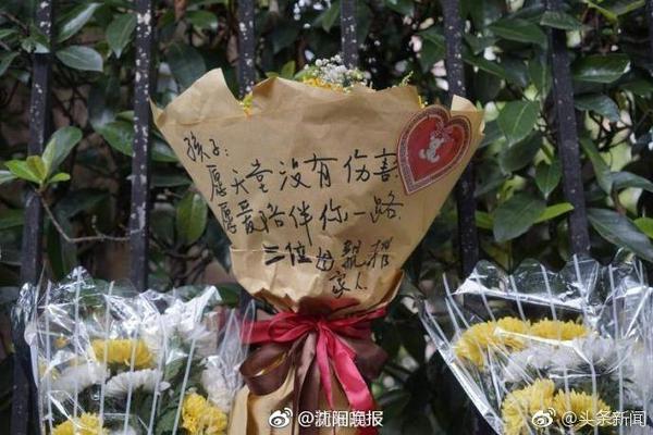 戴维森：回到曾经奋斗的家里特别开心，今天场地情况不是特别好